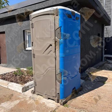 Туалетна кабіна T Blustar RapidLoo STAR (blu stark b04) у використанні біля офісного приміщення