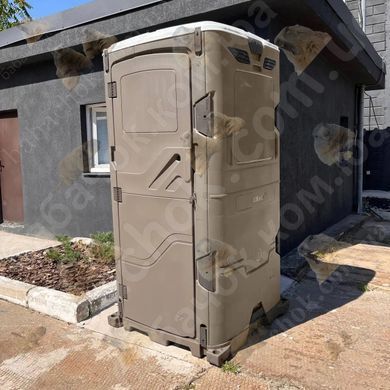 Туалетна кабіна T Blustar RapidLoo STAR (grey e/15) у використанні біля офісного приміщення