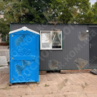 Туалетна Кабіна Техпром Стандарт з Баком, Синя, 250л (з Умивальником) у використанні під час будівництва