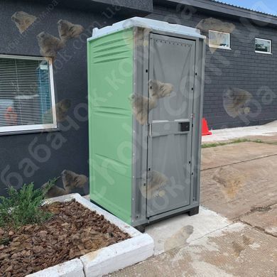 Туалетна кабіна Armal CUBE Apple Green у використанні біля офісного приміщення